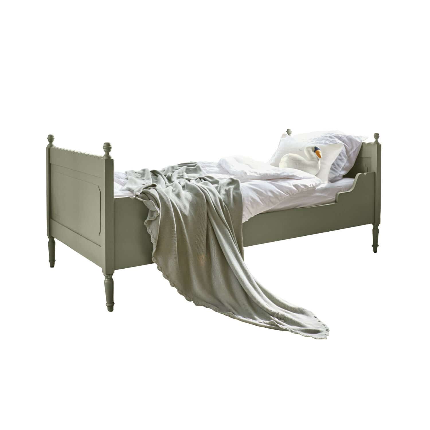 Letto singolo Kystlund Letto in legno verde oliva con biancheria bianca e coperta grigia, stile vintage per camera da letto