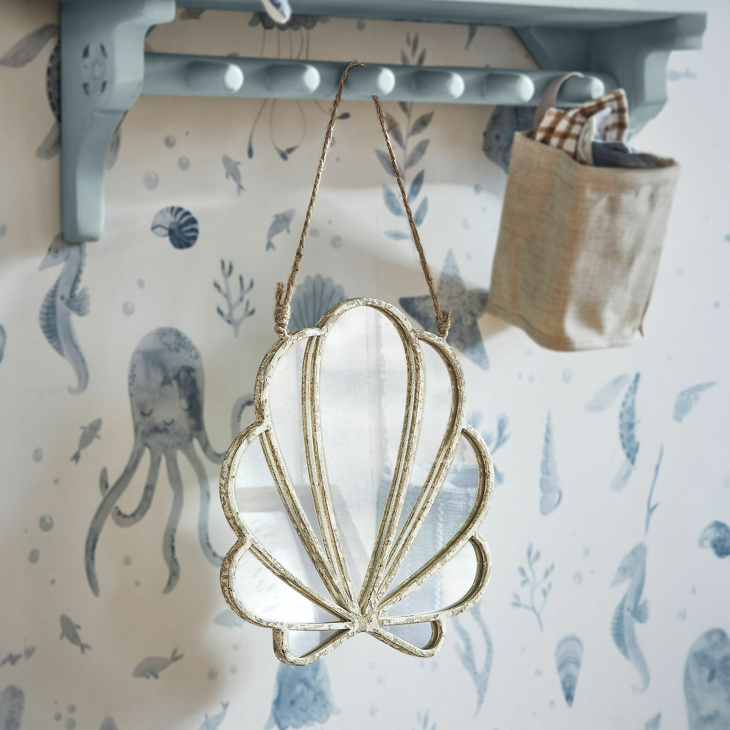 Specchio Vellaro Specchio decorativo a forma di conchiglia con cornice metallica dorata antica da appendere