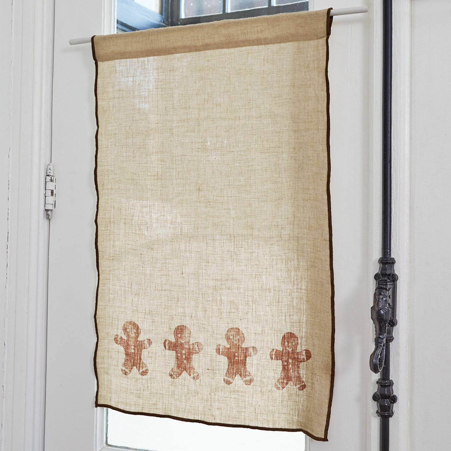Tendina a vetro Gingerbread Tenda in lino beige con bordi marroni e stampa di omini di pan di zenzero, decorazione per finestra