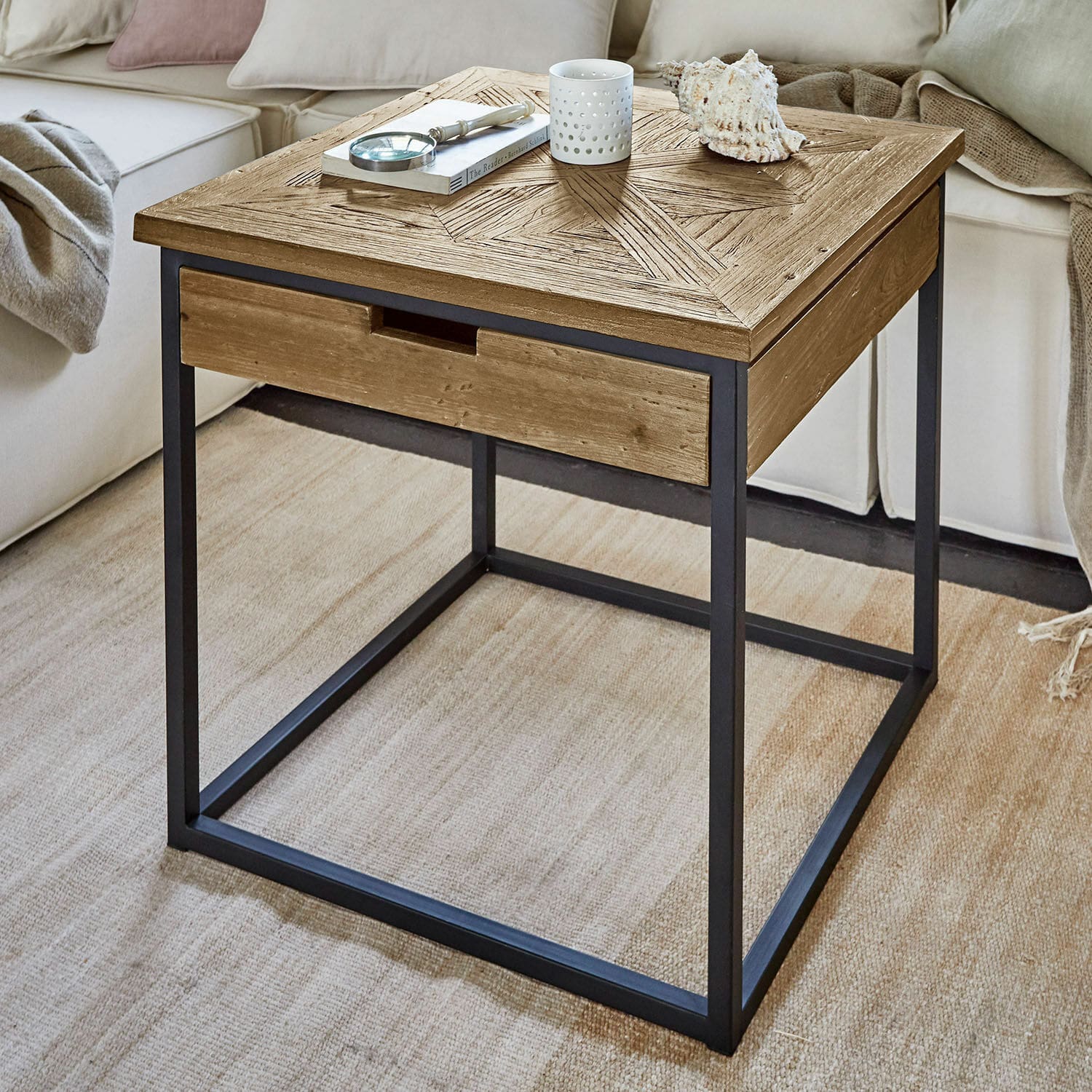 Tavolino di complemento Lépaud Tavolino quadrato in legno naturale e metallo nero, mobile moderno per soggiorno accogliente