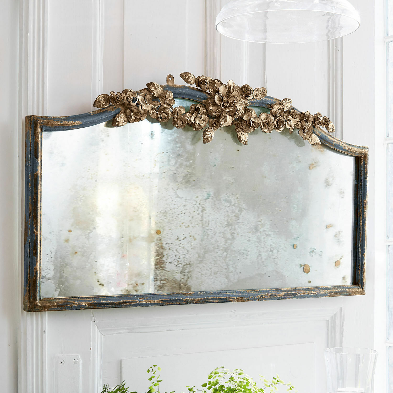 Specchio Juliers Specchio da parete antico con cornice blu e decorazioni floreali dorate per arredamento vintage