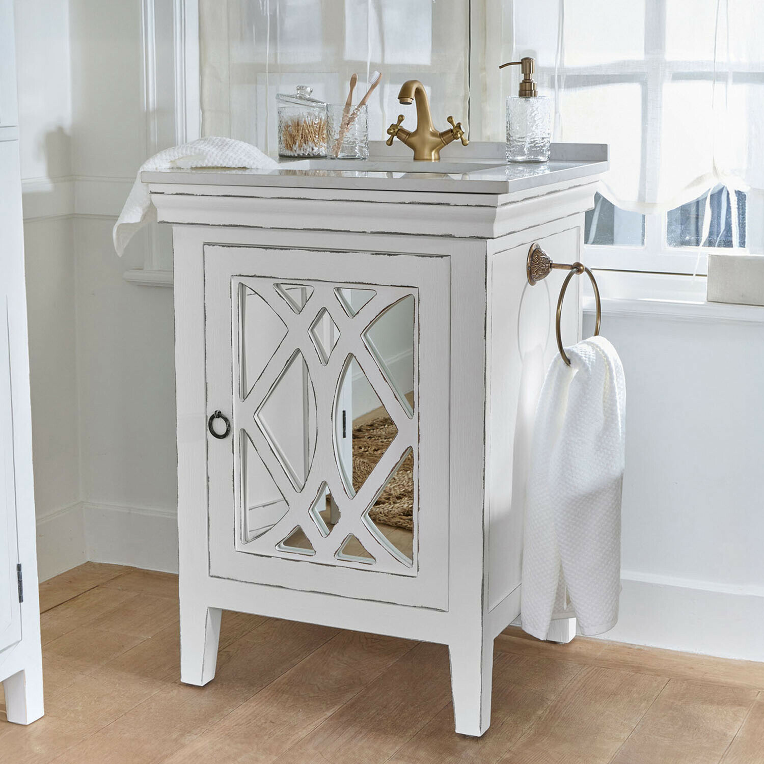 Mobile con lavabo Marvoux Mobile bagno bianco in legno con specchio e rubinetto in ottone, stile vintage, accessori bagno