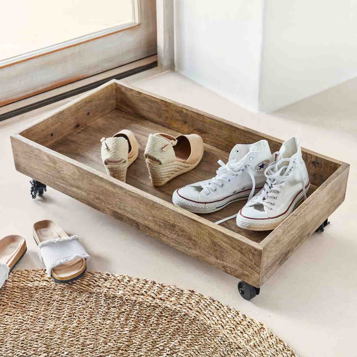 Cassa in legno con ruote per conservare scarpe, colore naturale, soluzione pratica per la casa