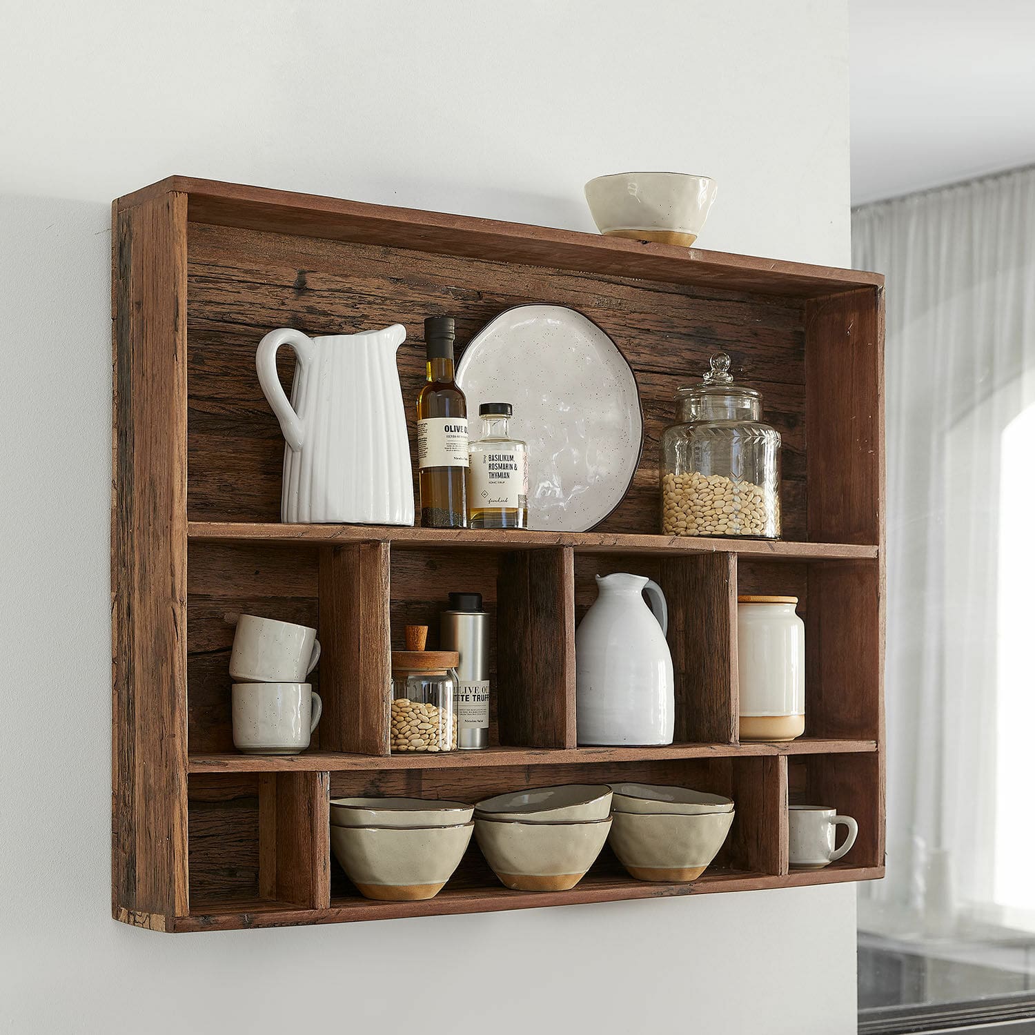 Scaffale da parete Tresienne Mensola da parete rustica in legno con ceramiche e barattoli per cucina vintage