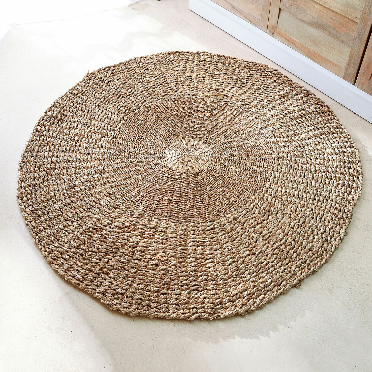 Tappeto Hénaménil Tappeto rotondo in sisal naturale beige, ideale per decorazioni d'interni e pavimenti.