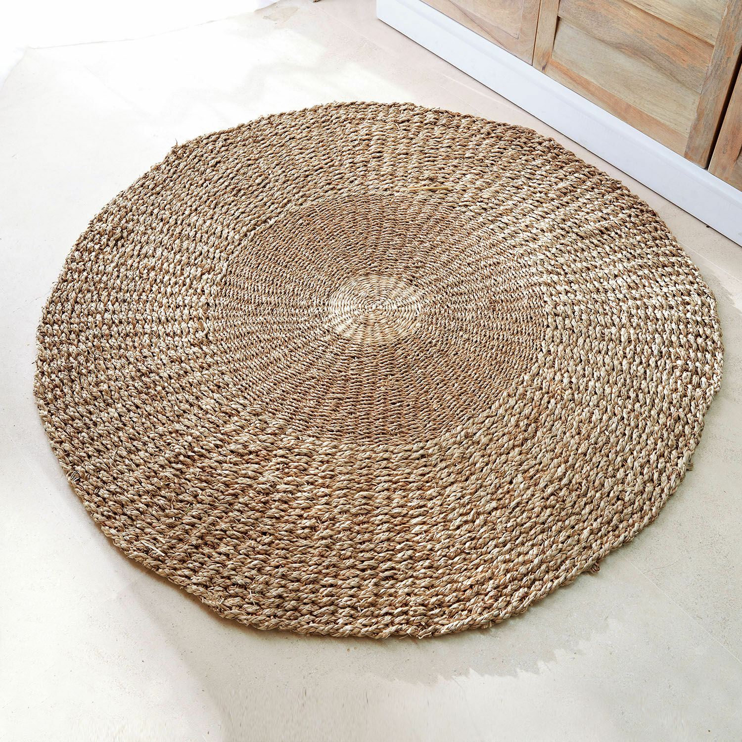 Tappeto Hénaménil Tappeto rotondo in sisal naturale beige, ideale per decorazioni d'interni e pavimenti.