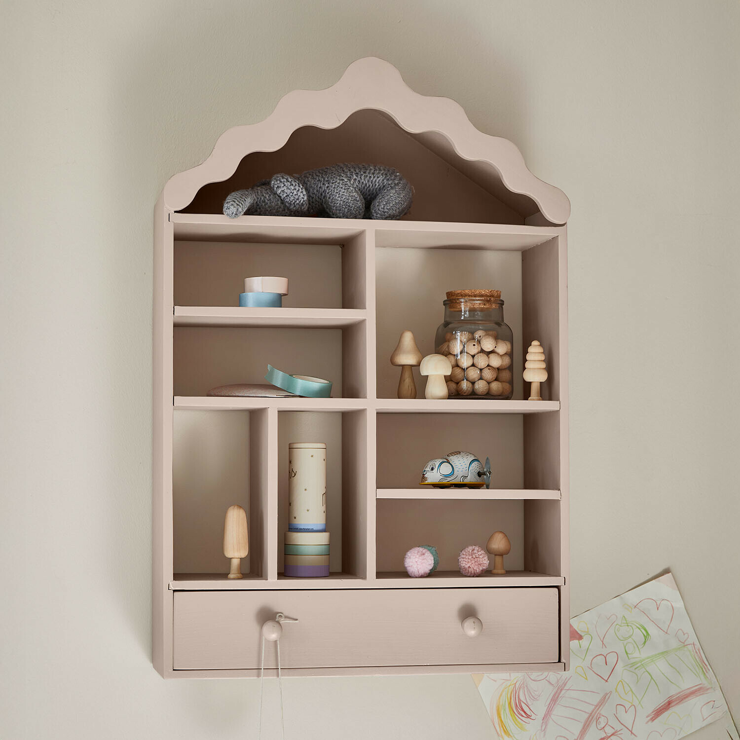 Scaffale da parete per bambini Minnora Mensola da parete beige in legno a forma di casa con decorazioni e cassetto, contenitore per cameretta