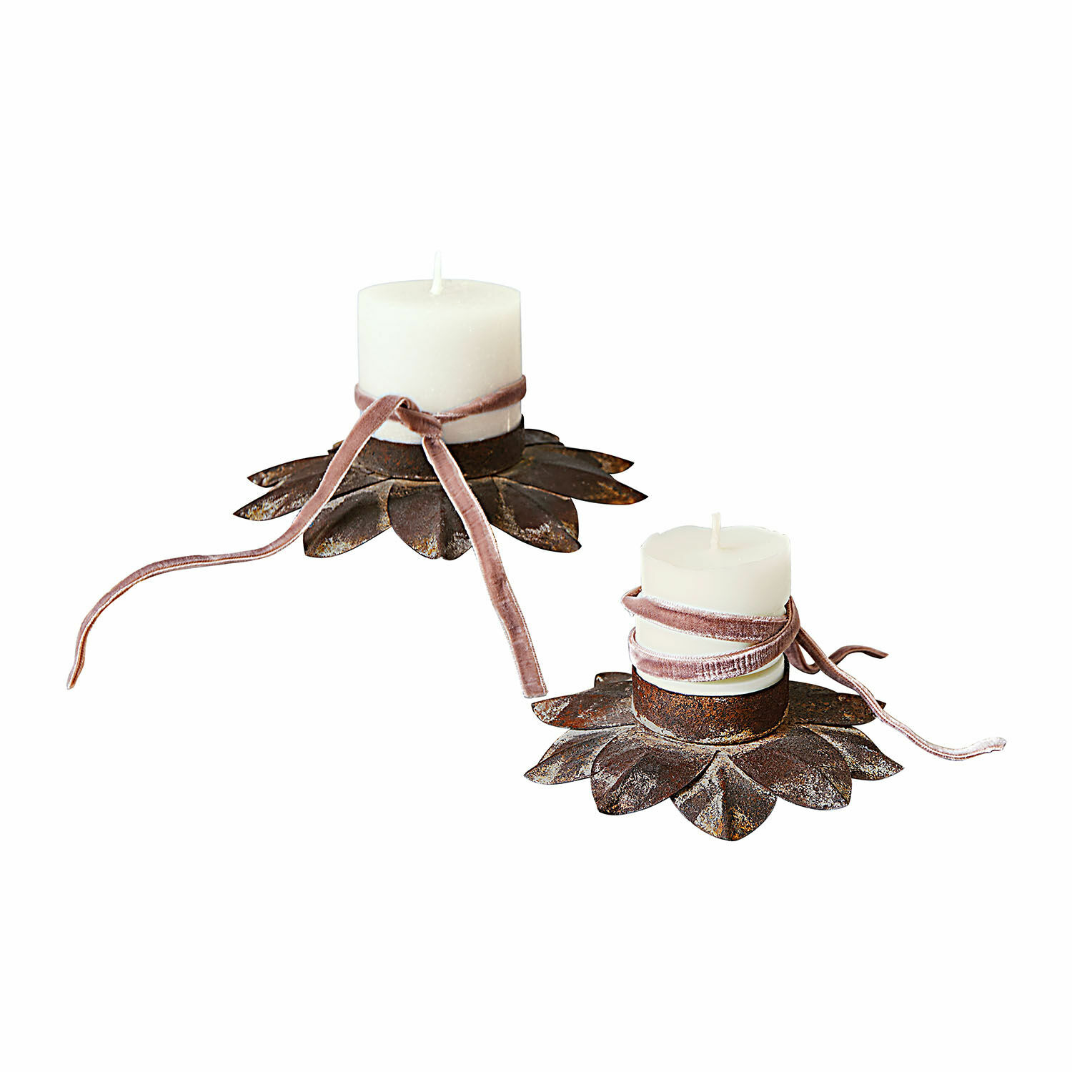 Coppia di portacandele Viverto Set di due portacandele in metallo a forma di foglia con candele bianche e nastro rosa