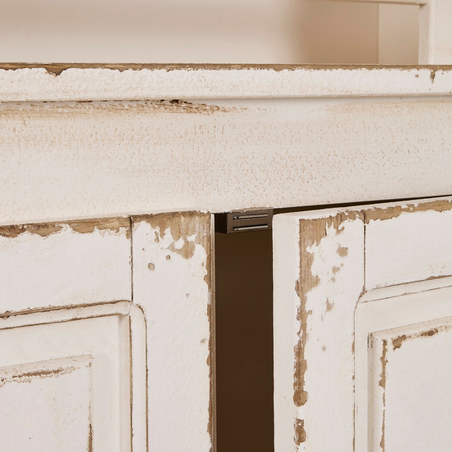 Credenza Lévraine