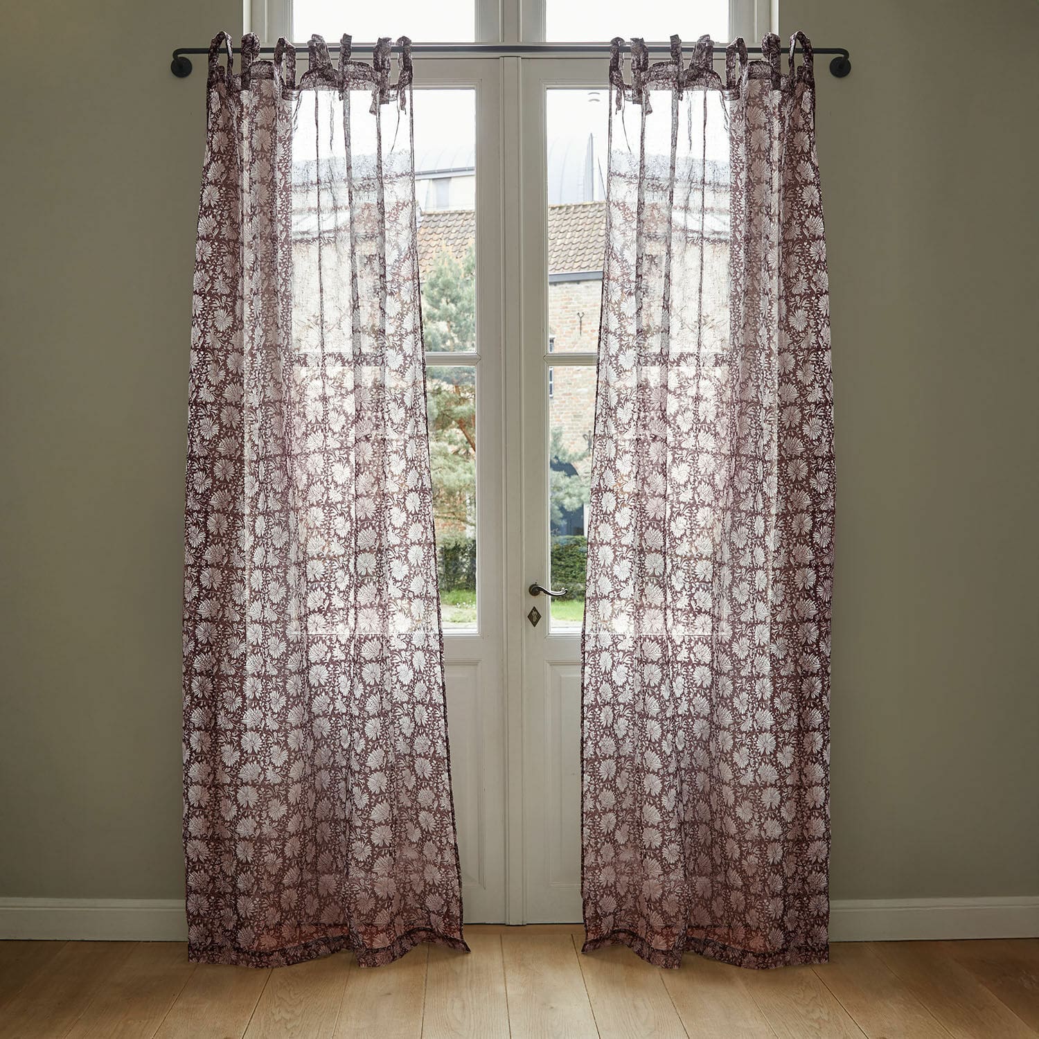 Tenda Jouvenay Tende trasparenti bordeaux con motivo floreale, tessuti leggeri per decorazione finestre