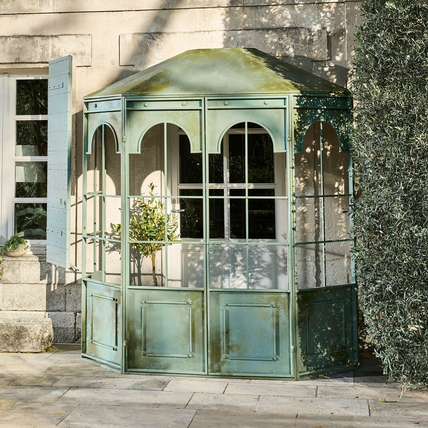 Serra Pontivain Gazebo da giardino in metallo verde con pannelli in vetro e tetto, ideale per esterni