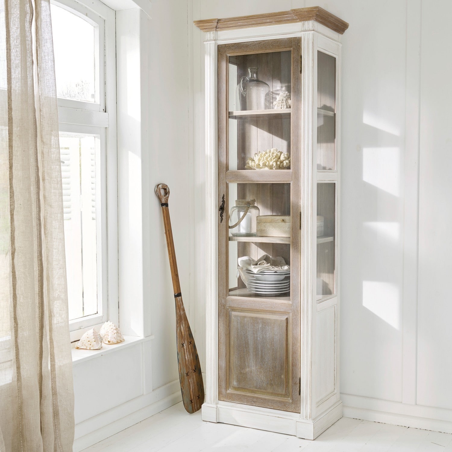 Credenza Coverton Vetrina in legno stile vintage con porta in vetro e finitura naturale per soggiorno luminoso