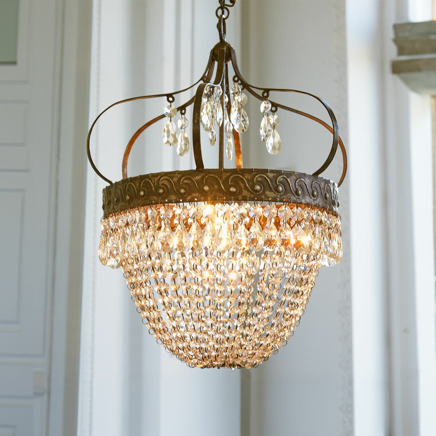 Lampadario Margelieu Lampadario sospeso con pendenti in cristallo e struttura metallica vintage per soggiorno