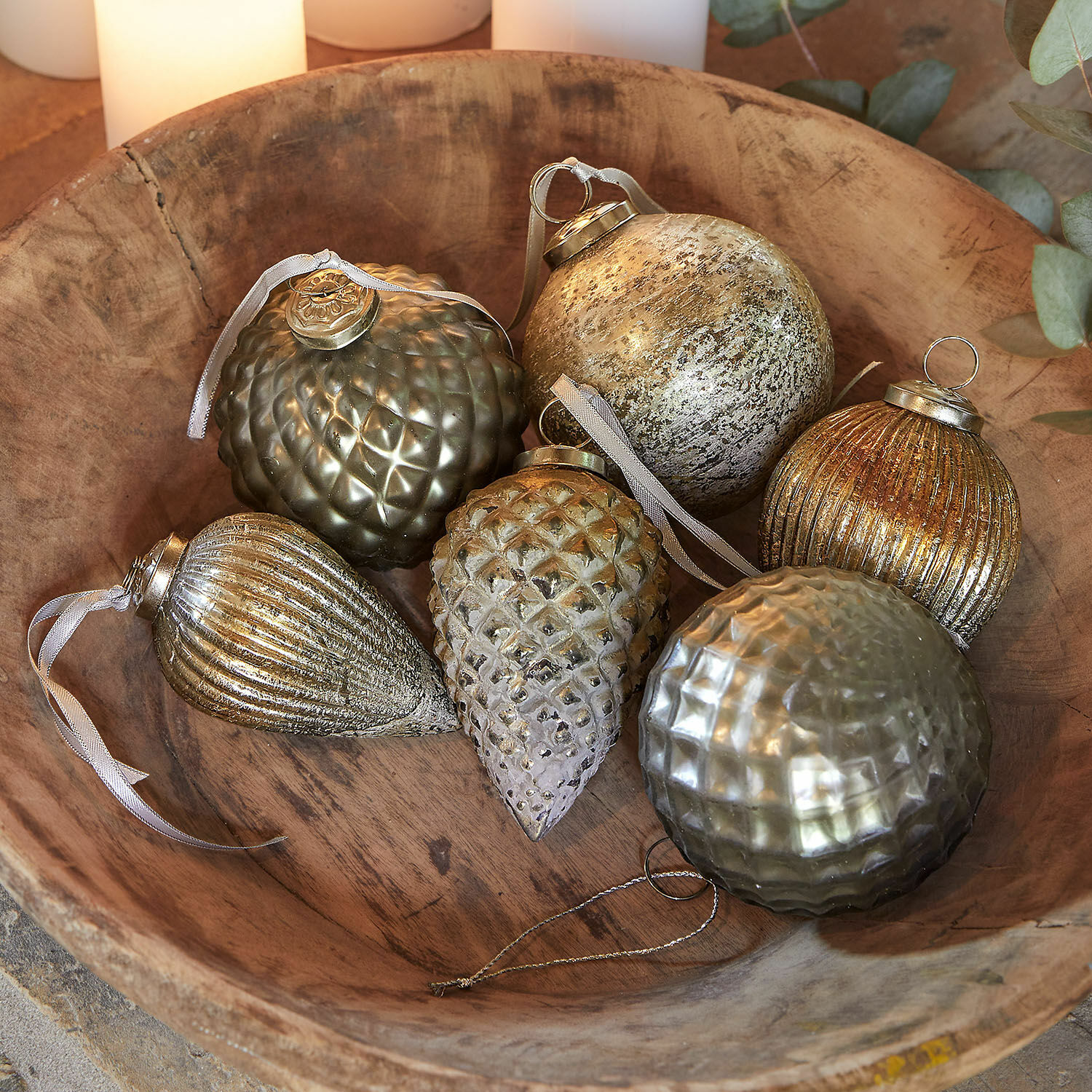 Set di 6 decorazioni natalizie Layounne Set di sei palline di Natale in oro e argento con diverse texture per decorazioni festive