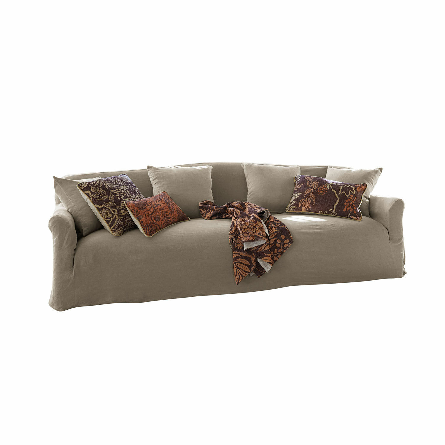 Divano Riveneuve Divano beige in tessuto con cuscini decorativi e plaid marrone a motivi per soggiorno