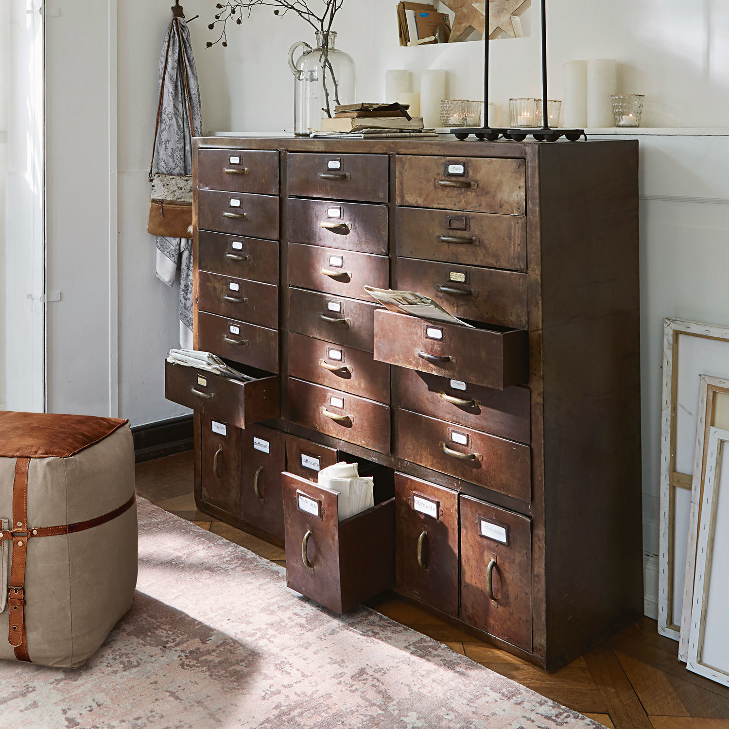 Comò Hennepin Mobile in metallo marrone vintage con molti cassetti per conservare documenti in casa