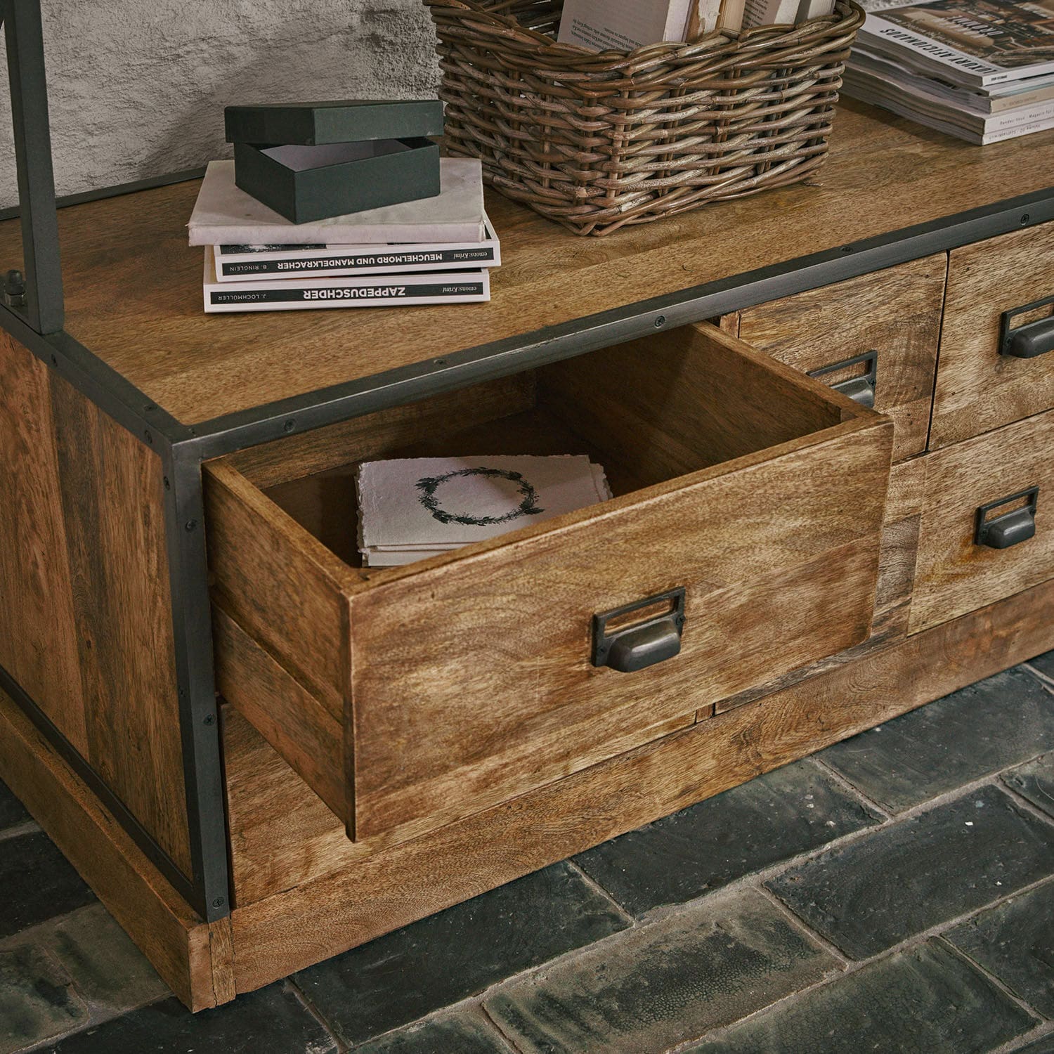 Scaffale con cassetti Lemuel