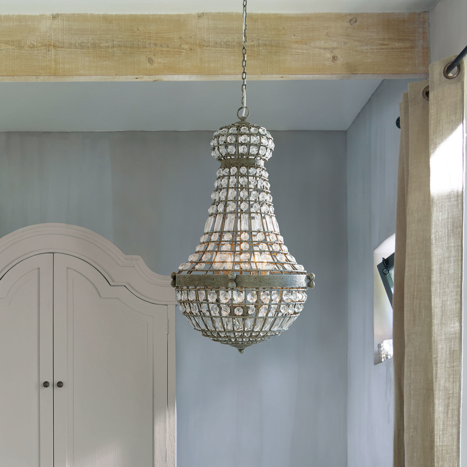 Lampadario Perreux Lampadario sospeso con cristalli e struttura metallica in stile vintage per decorazione interna