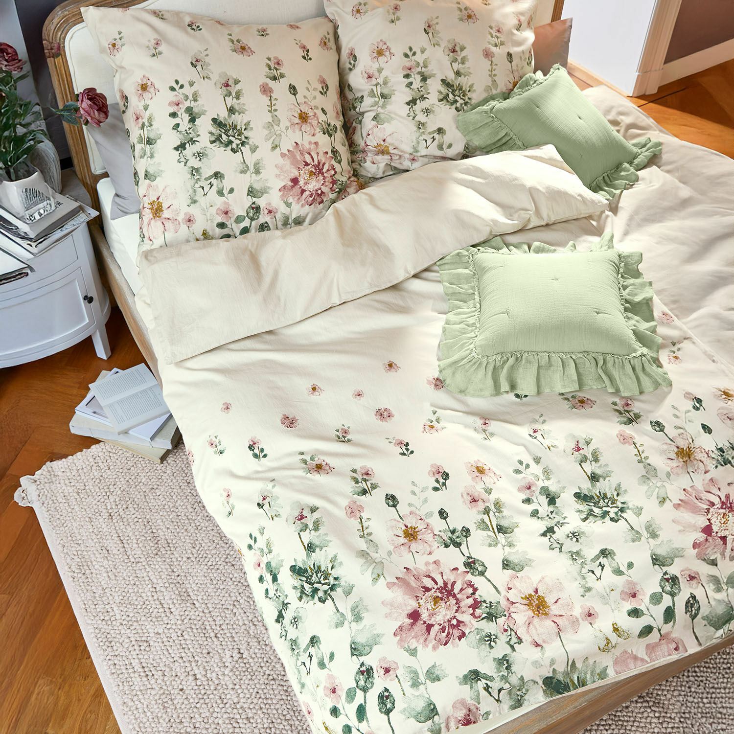 Biancheria da letto Brinalie Biancheria da letto in cotone crema con motivo floreale e cuscini decorativi verdi per camera accogliente