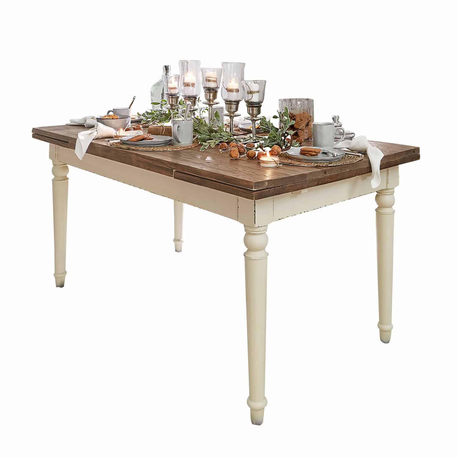 Tavolo Bradford Tavolo da pranzo con piano in legno marrone e gambe crema, decorato con candele e stoviglie
