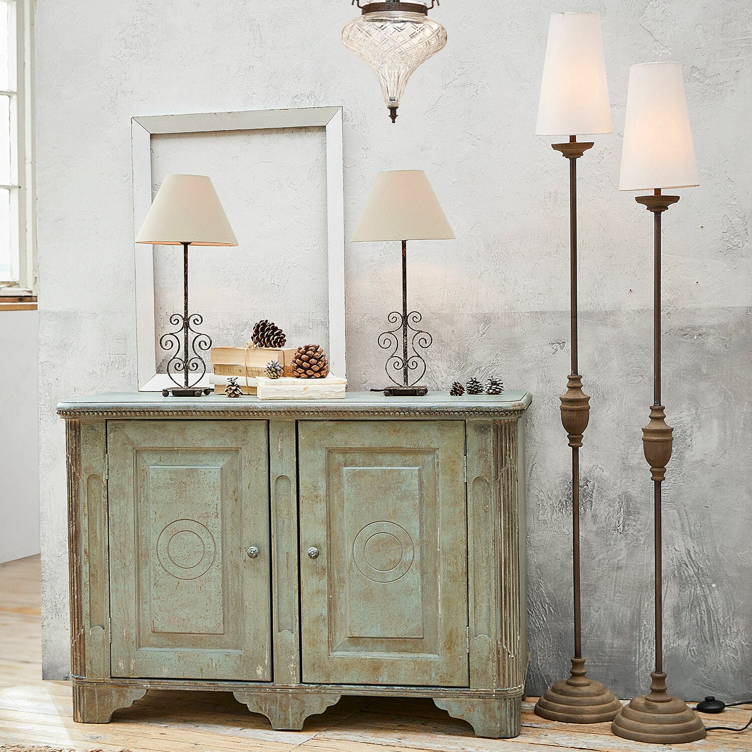 Coppia di lampade a stelo Abigail