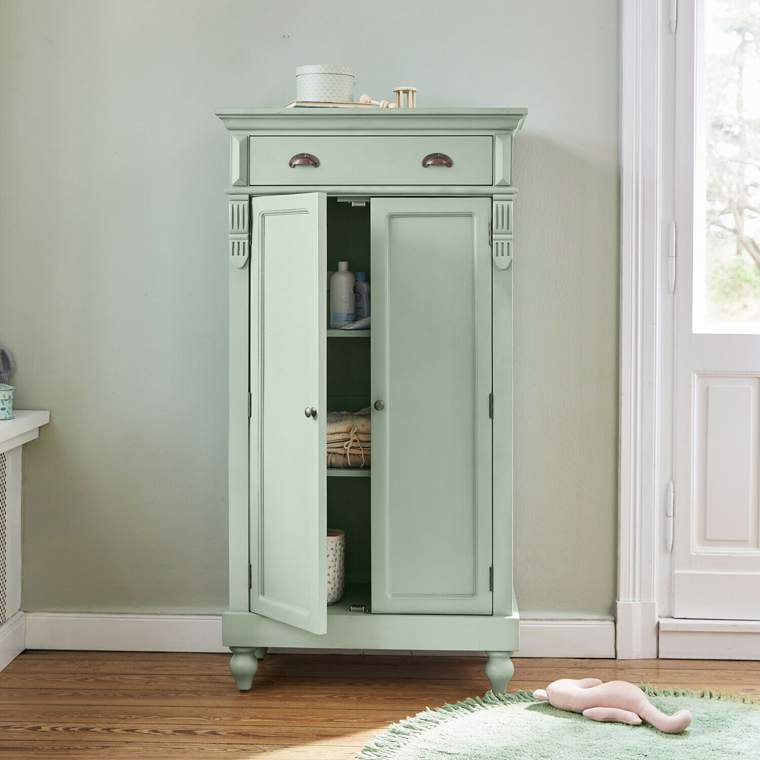 Armadio Starino Armadio in legno verde menta con cassetto e ripiani, stile vintage, spazio contenitivo per cameretta