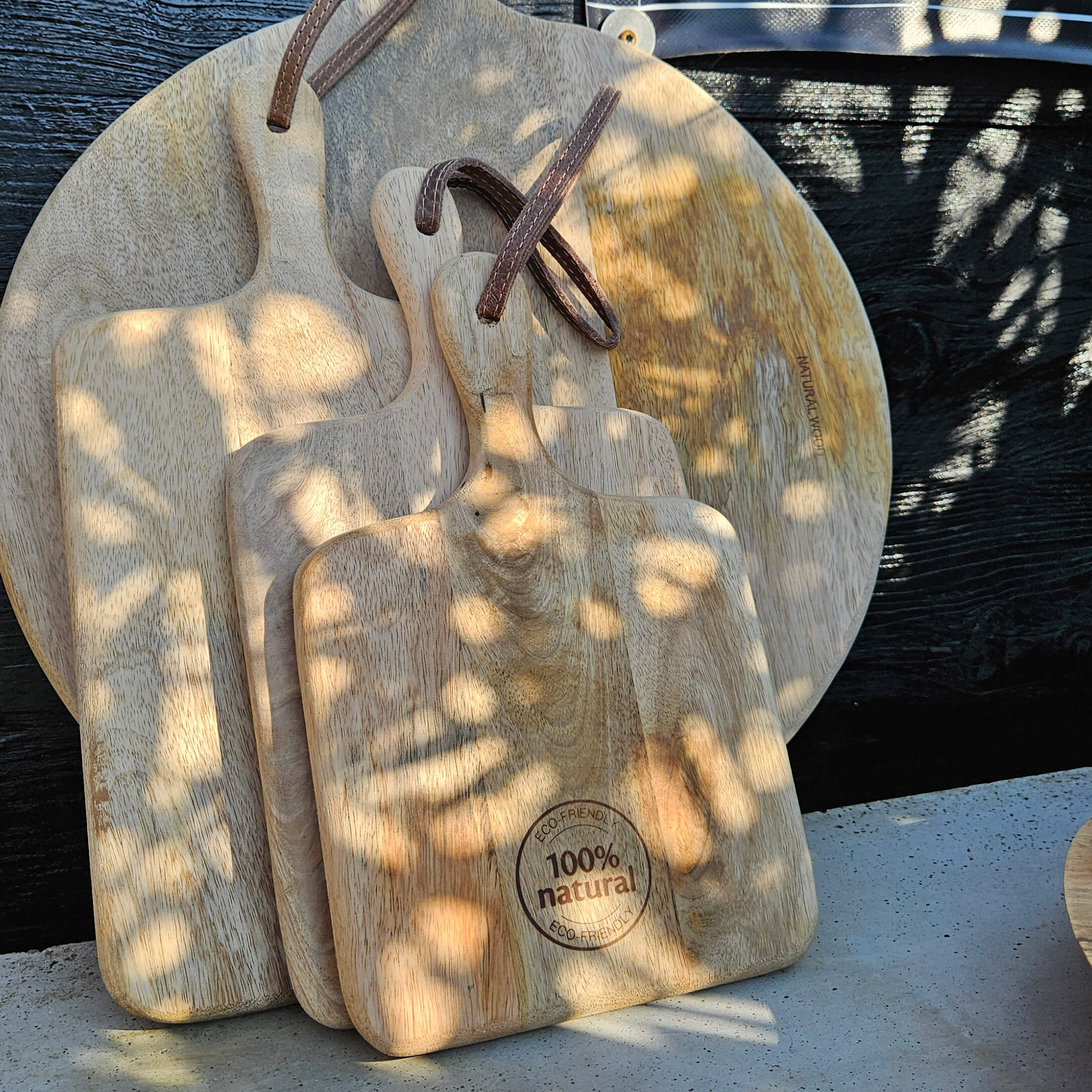 Set di taglieri in legno naturale con manici e cordini per appendere, accessori cucina ecologici
