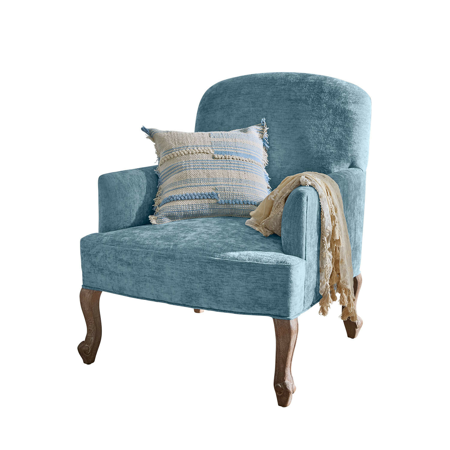 Poltrona Clairmont Bleu Poltrona blu in tessuto con gambe in legno, cuscino decorativo e coperta beige, arredo confortevole