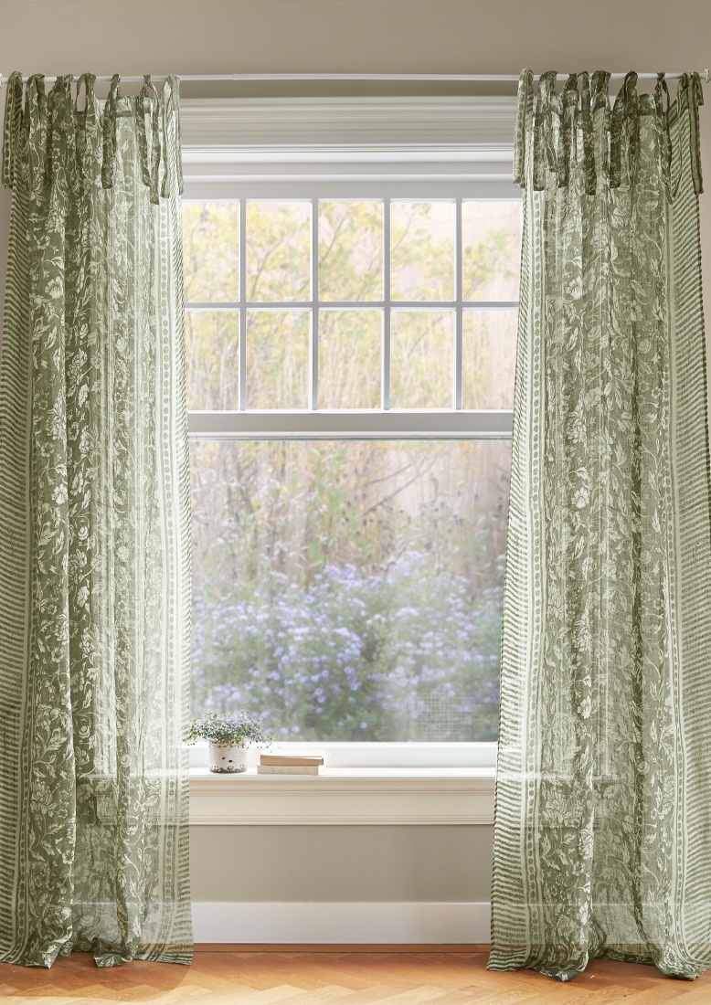 Tende verdi trasparenti con motivo floreale in tessuto leggero per decorazione finestra