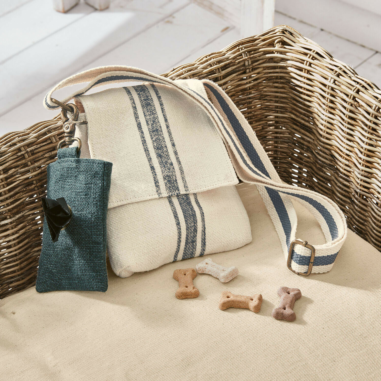 Coppia di sacchetti Pawera Borsa in cotone beige con strisce blu e custodia per sacchetti di premi per cani