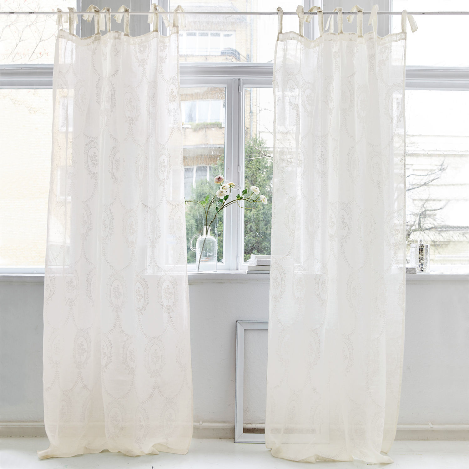 Tenda Loix Tende bianche trasparenti con motivo delicato, tessuti leggeri per decorazione finestre
