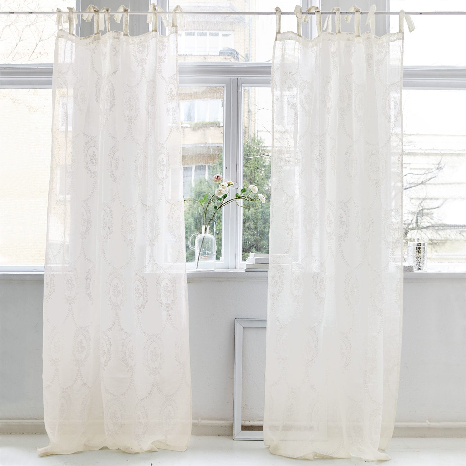Tenda Loix Tende bianche trasparenti con motivo delicato, tessuti leggeri per decorazione finestre