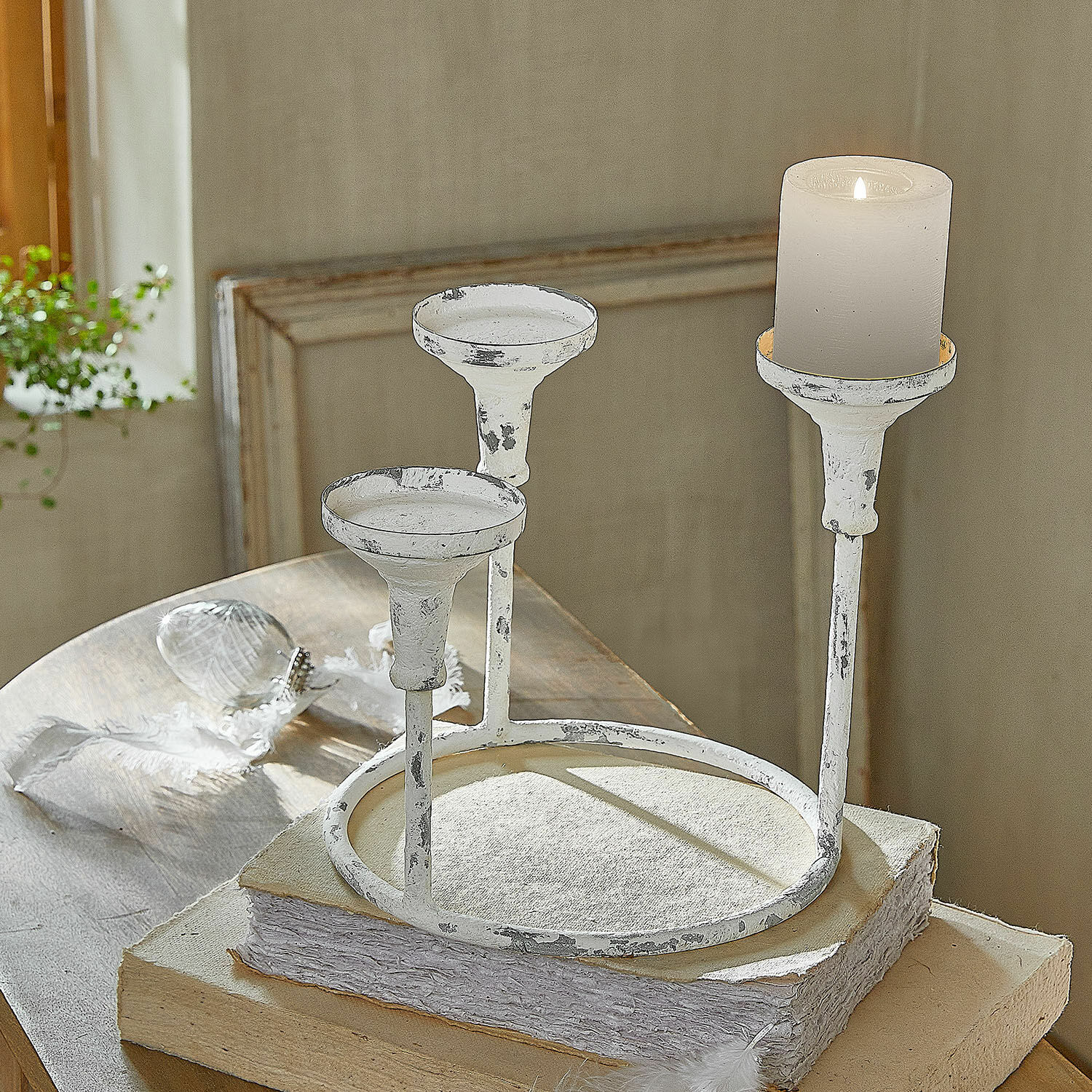 Portacandele Kivorel Portacandele in metallo bianco effetto invecchiato per tre candele, decorazione rustica
