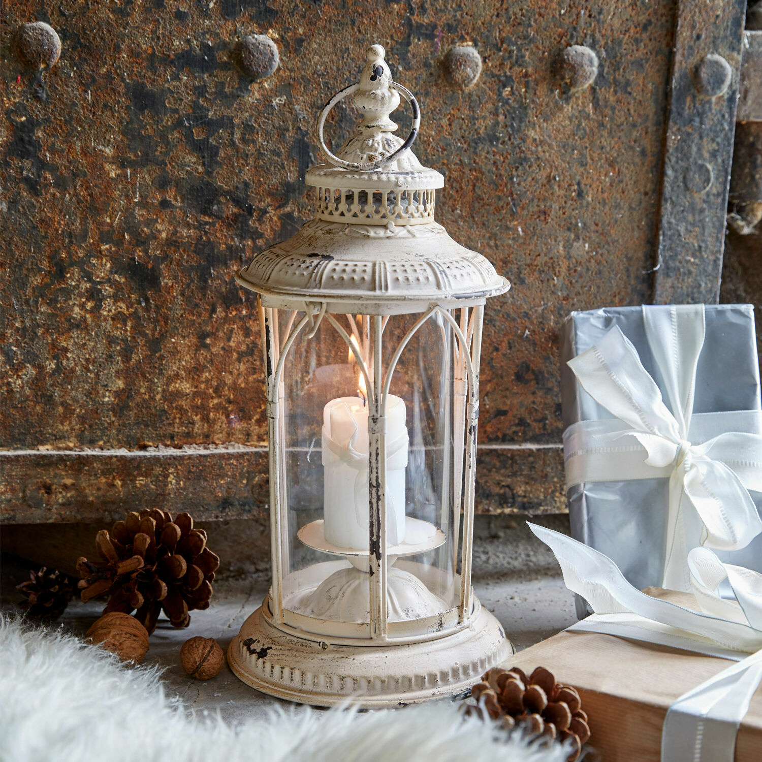 Lanterna Lanao Lanterna in metallo bianco con candela, elemento decorativo rustico per interni