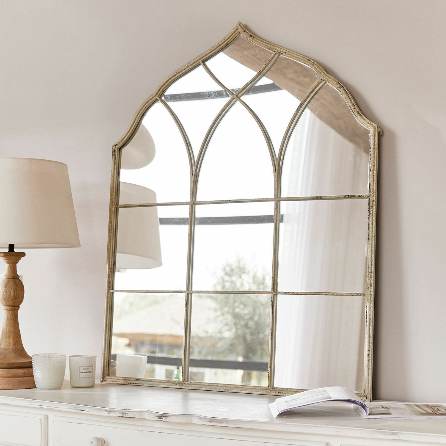 Specchio Jean-Pierre Specchio decorativo con cornice in metallo beige stile rustico, perfetto per il soggiorno