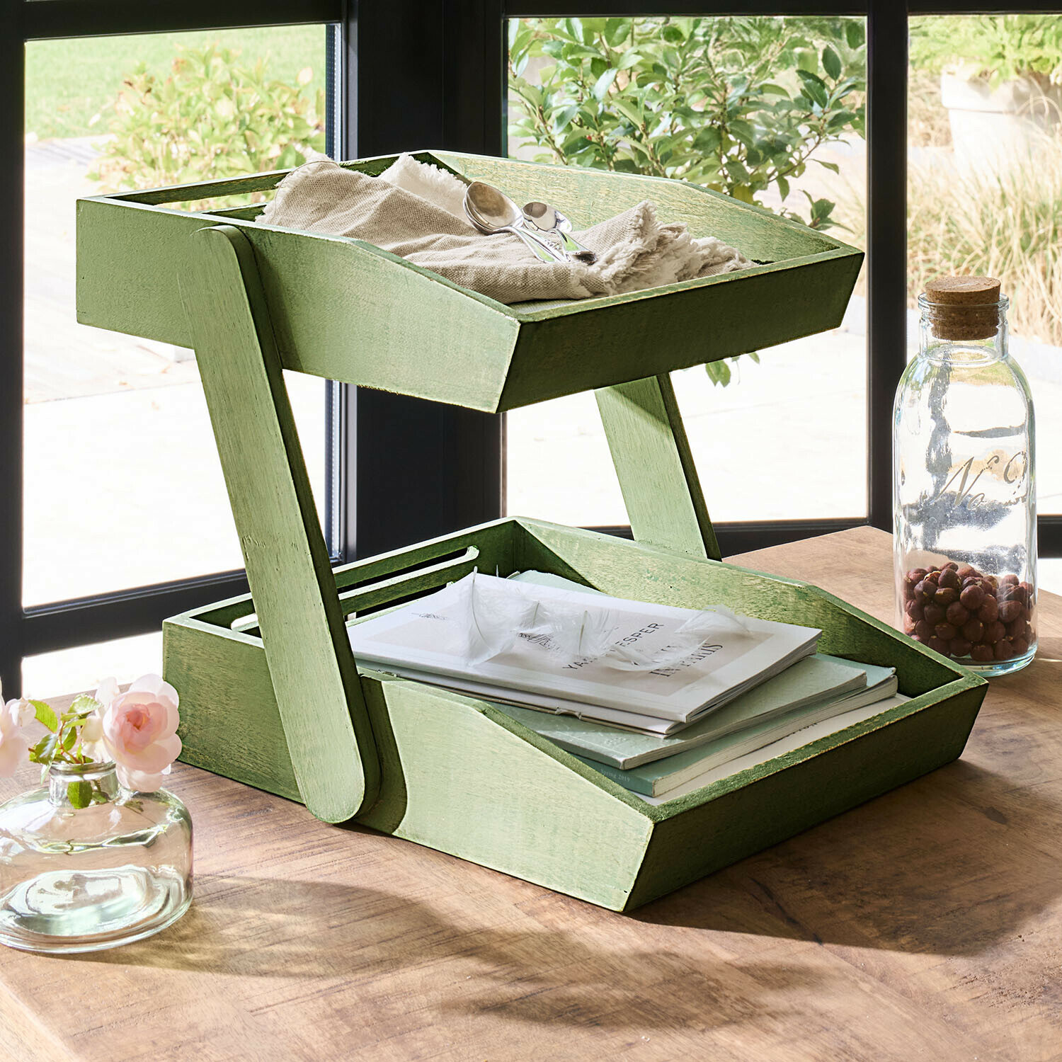 Portaoggetti Shevona Organizzatore da scrivania in legno verde a due livelli con libri e posate, pratico per riporre oggetti