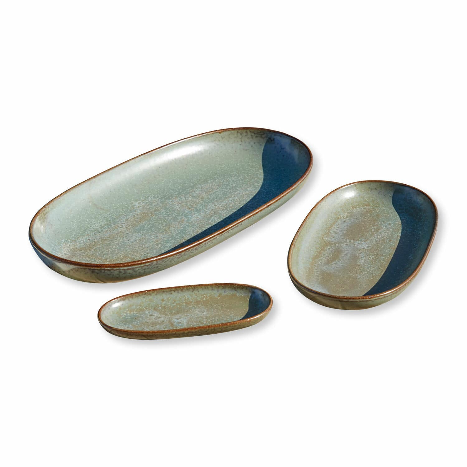 Set di 3 vassoi Biarré Set di tre piatti ovali in ceramica verde e blu per servire i cibi con stile