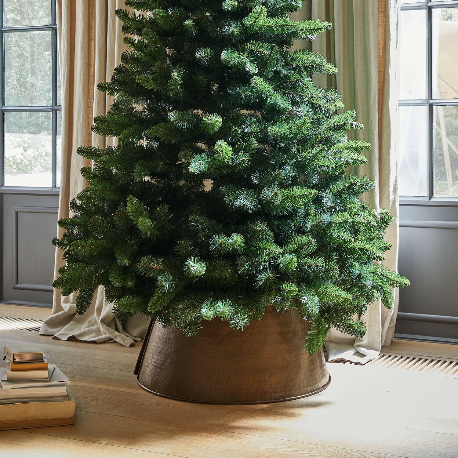 Albero di Natale circondato Omeyra