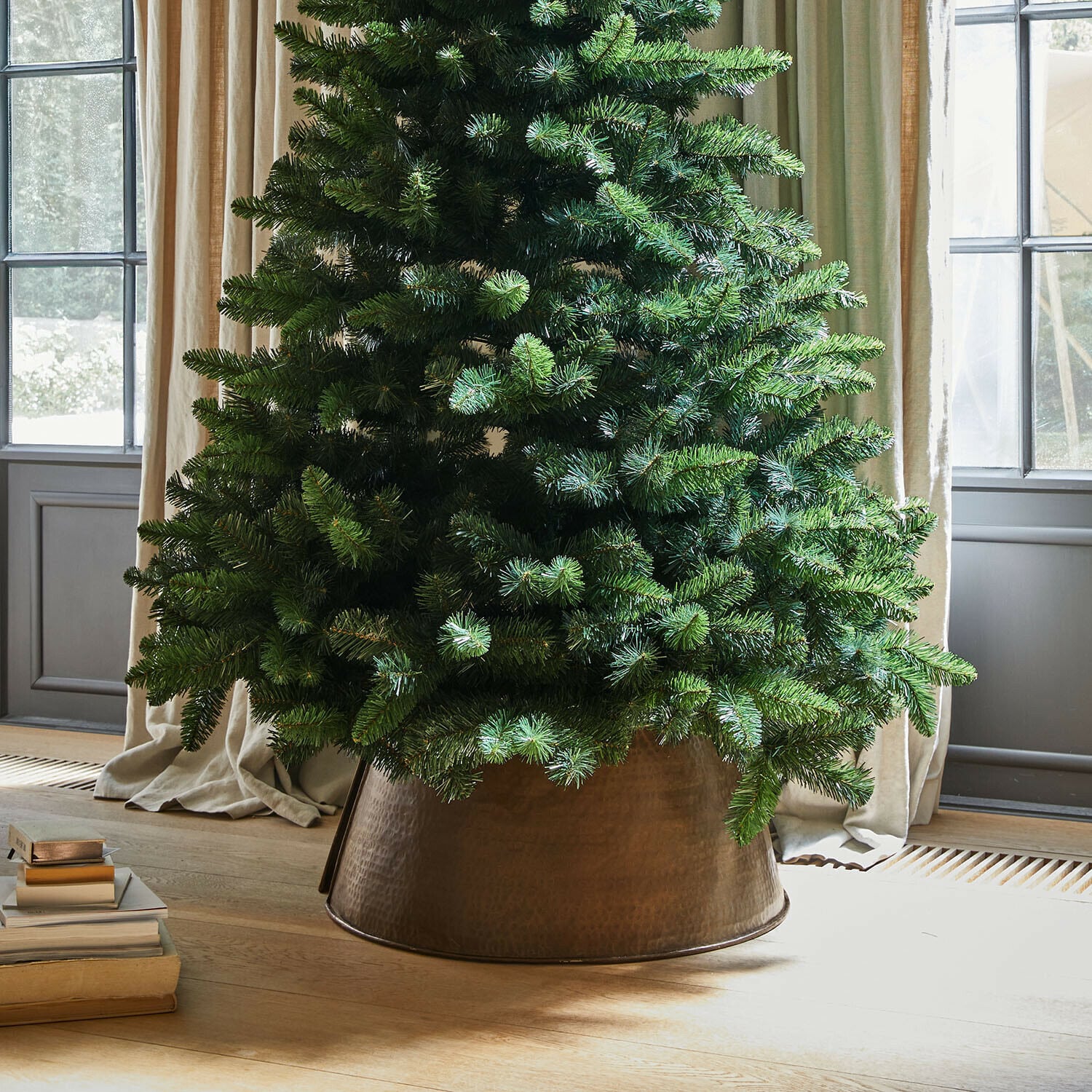 Albero di Natale circondato Omeyra