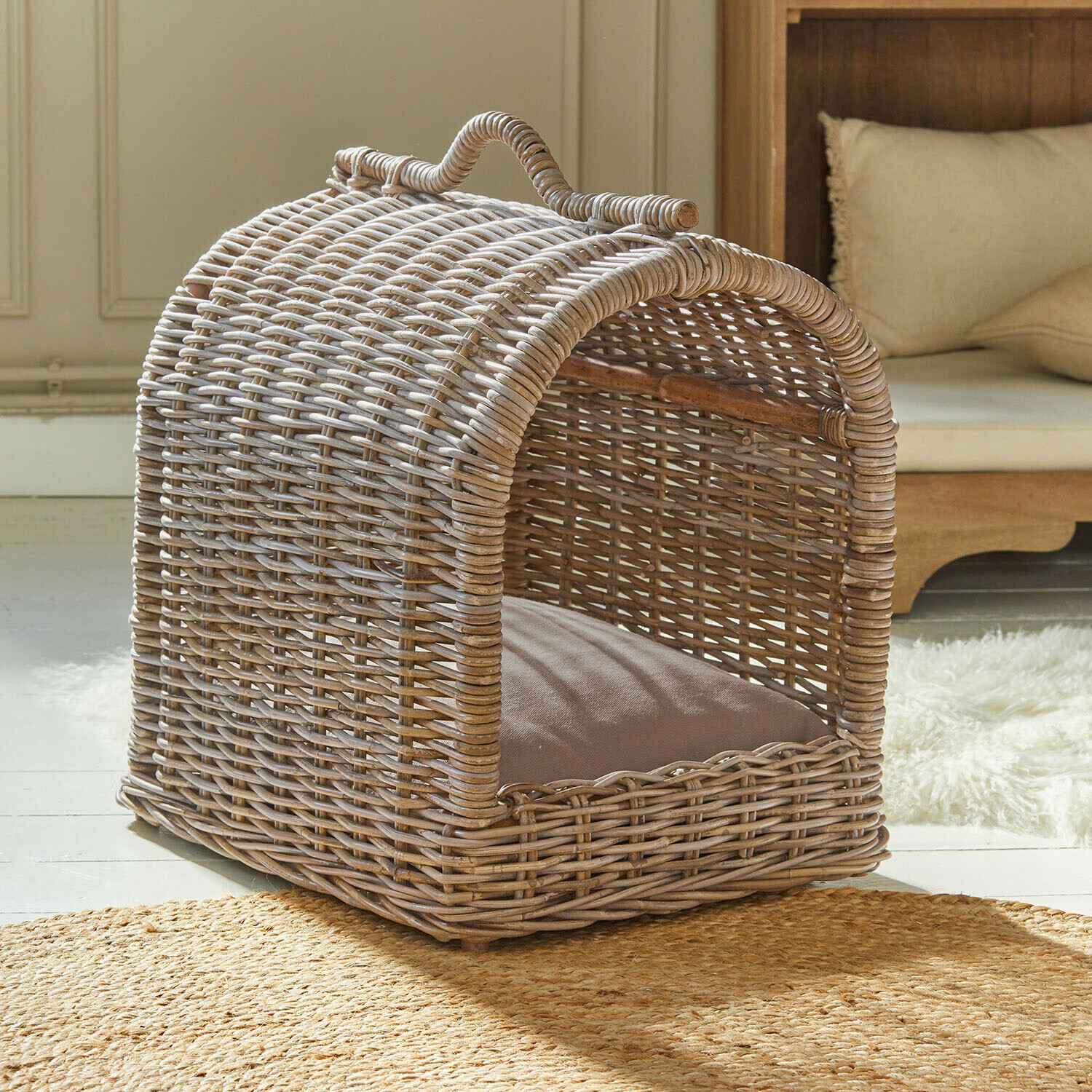 Letto per cani Cielina Cesto in rattan naturale con cuscino, rifugio accogliente per piccoli animali domestici in casa