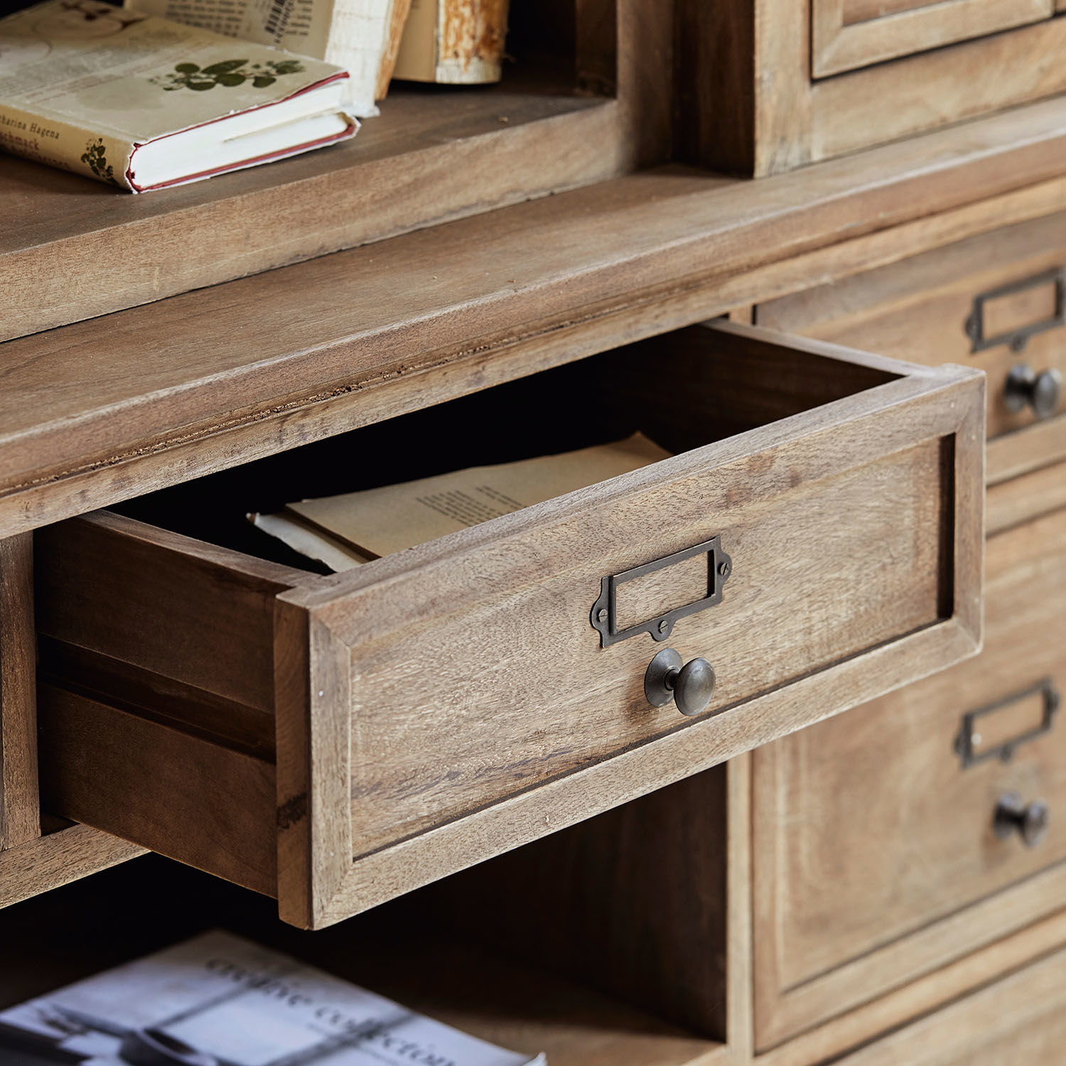 Credenza con cristalliera Horsens