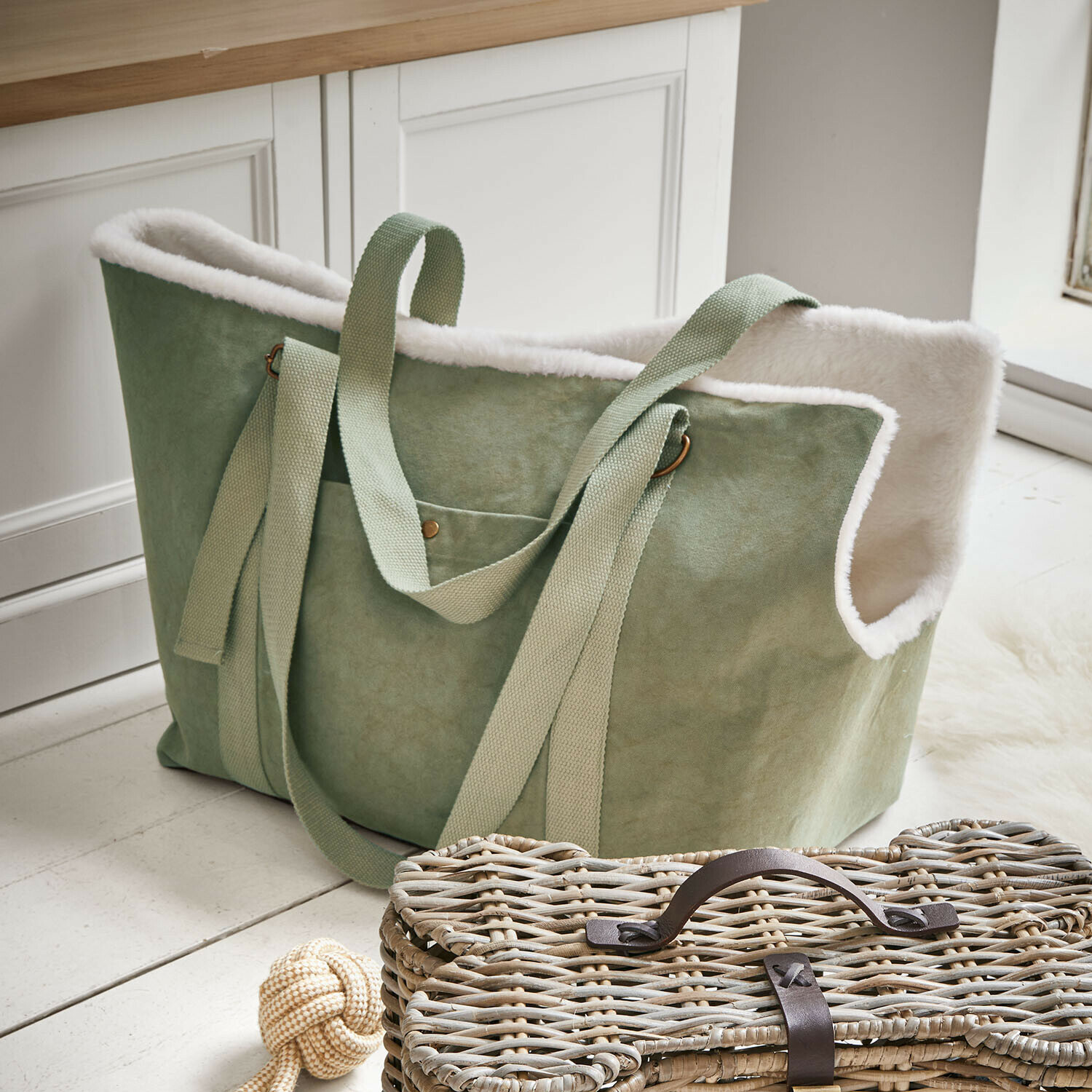 Borsa per animali Lunapet Borsa verde menta in materiale morbido con bordo in pelliccia bianca e manici larghi, borsa alla moda