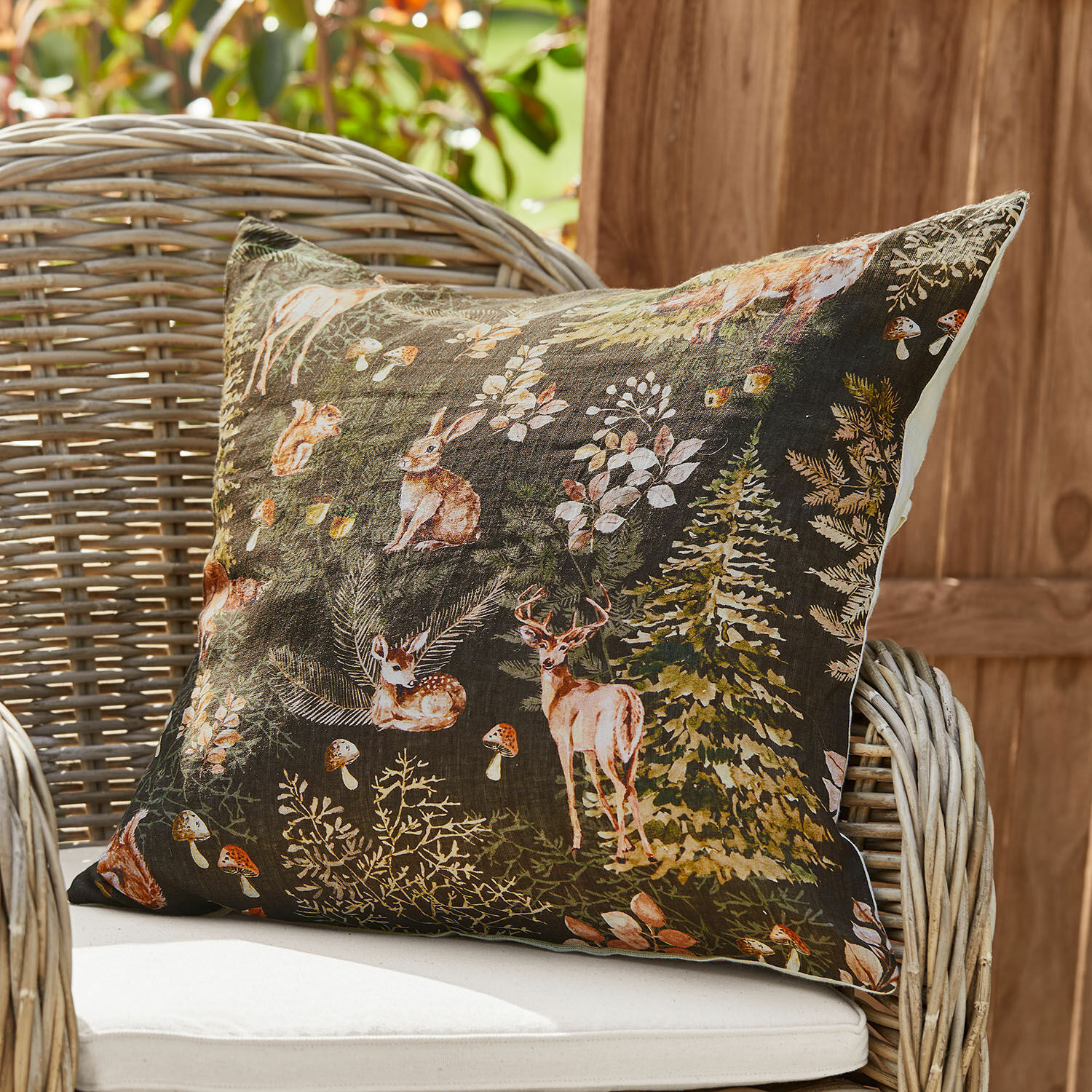 Copricuscino Clairvigne Cuscino decorativo in cotone con motivo animali della foresta su sfondo scuro, per soggiorno