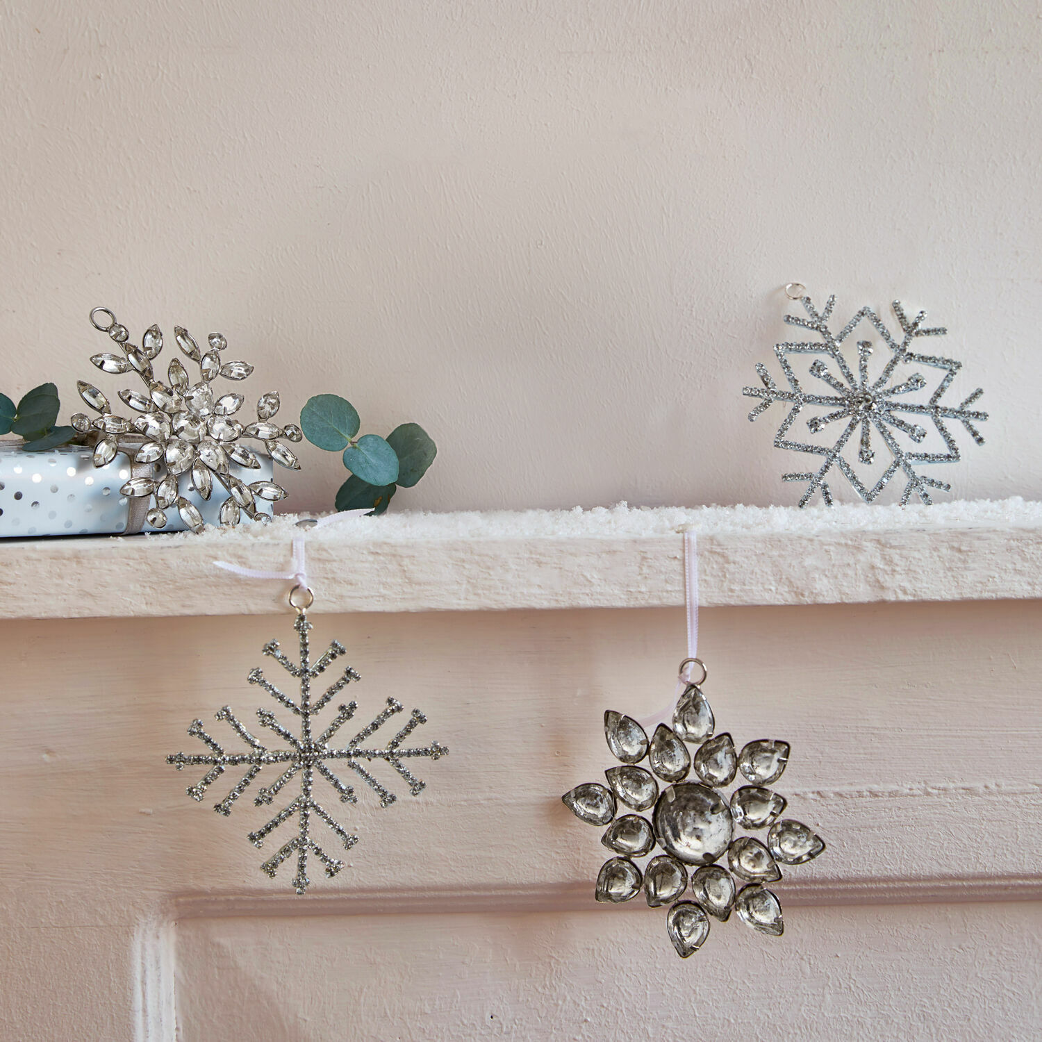 Set di 4 decorazioni da appendere Gnistras