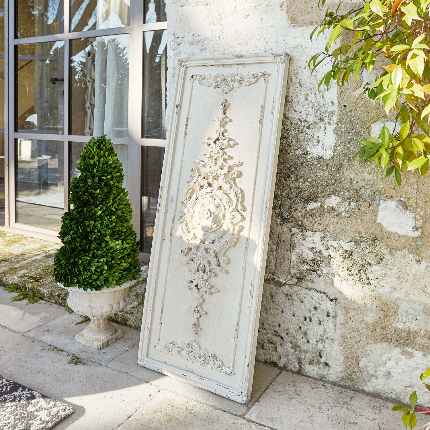 Pannello decorativo Corsy Pannello decorativo in legno bianco con motivo intagliato, stile vintage per giardino