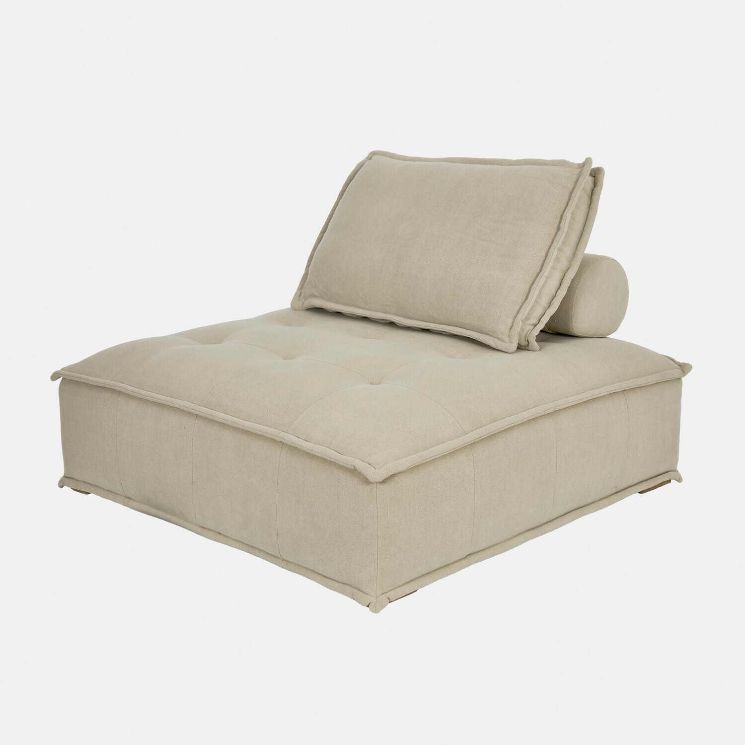 Poggiapiedi beige in tessuto morbido con cuscino per il massimo comfort in soggiorno