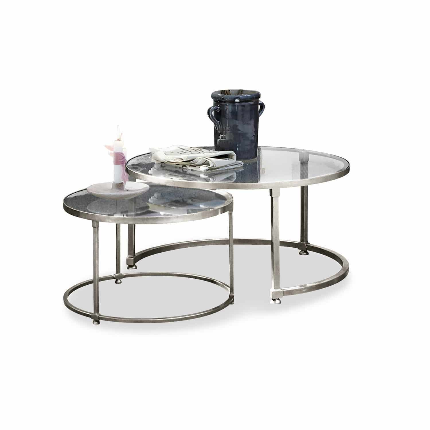Coppia di tavolini da salotto Kabala Set di due tavolini rotondi con piano in vetro e struttura metallica color argento per soggiorno