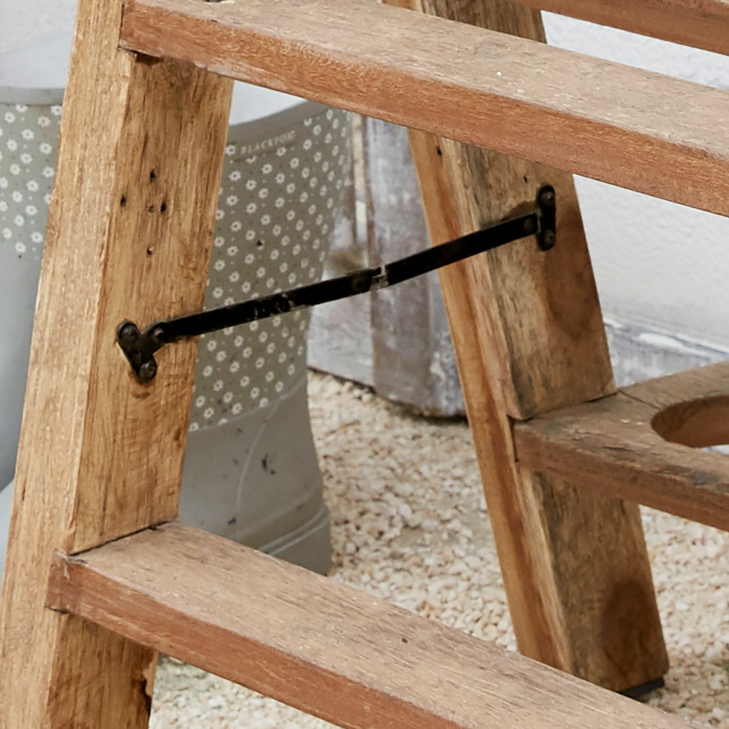 Scaffale portavasi Keelin