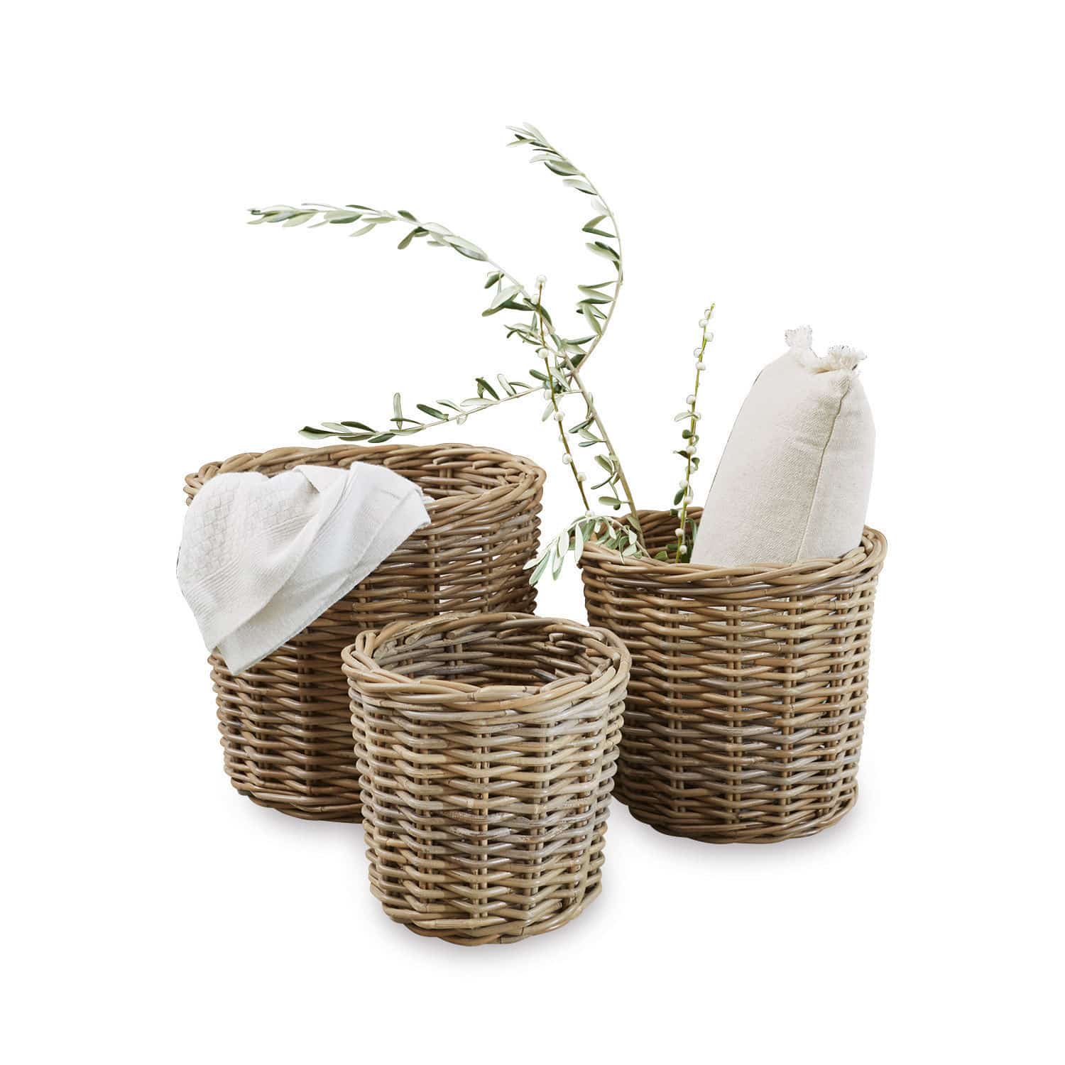 Set di 3 cesti Avar Set di tre cesti in vimini colore naturale per conservazione e decorazione d'interni