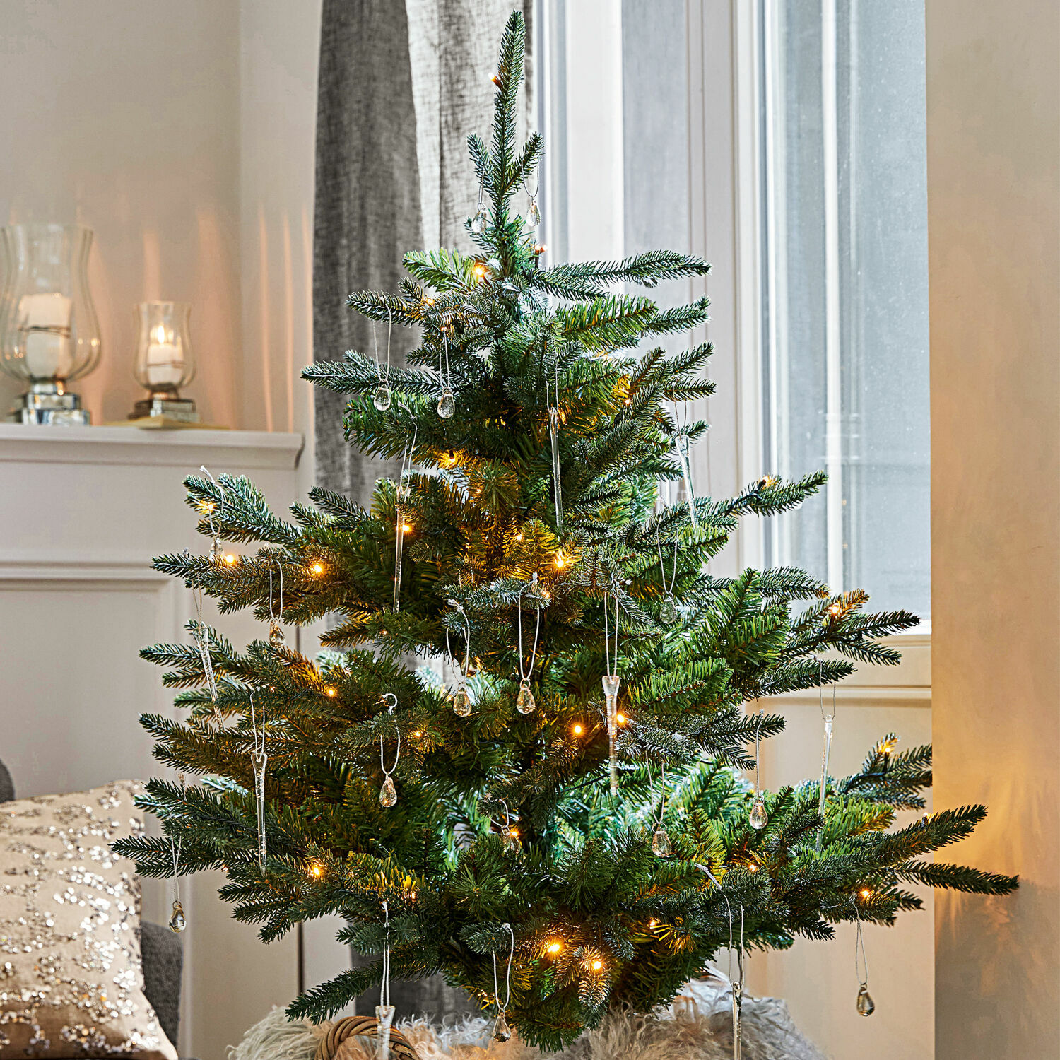 Albero decorativo Mantilly Albero di Natale artificiale verde con luci LED e decorazioni delicate per addobbi festivi